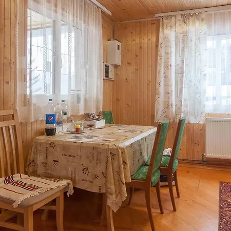 בית כפרי у гриніва