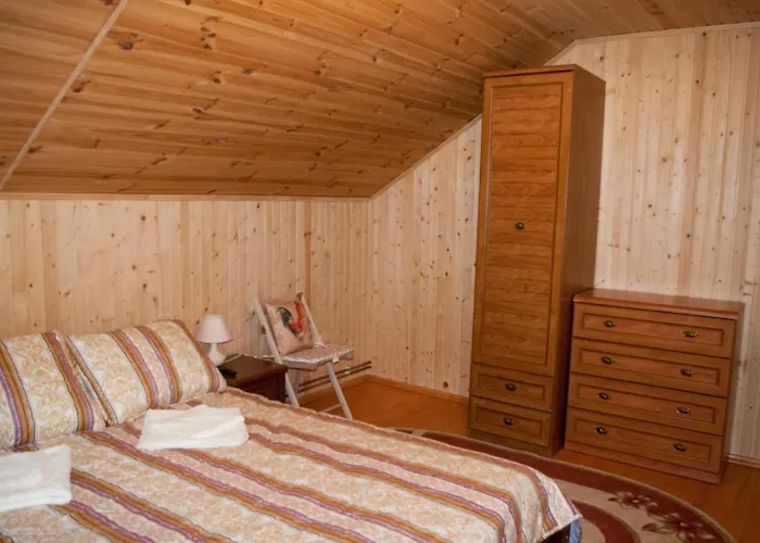 у гриніва Country house Polyanitsa Popovichevskaya